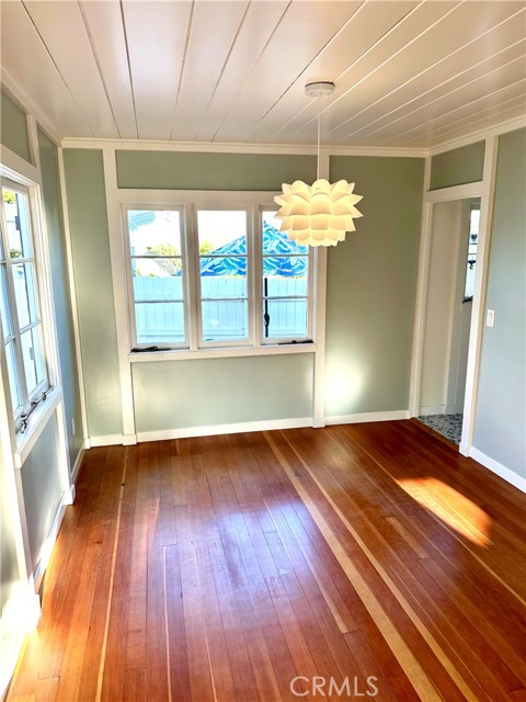 425 Monterey Drive, Laguna Beach CA: https://media.crmls.org/medias/bbd7f1f6-c460-4d9d-934d-5aaf4172b3b4.jpg