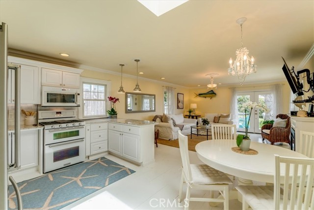 202 Vista Del Mar Avenue, Pismo Beach CA: https://media.crmls.org/medias/bbda1809-86f9-40d8-9b8c-85c12c49cc1d.jpg
