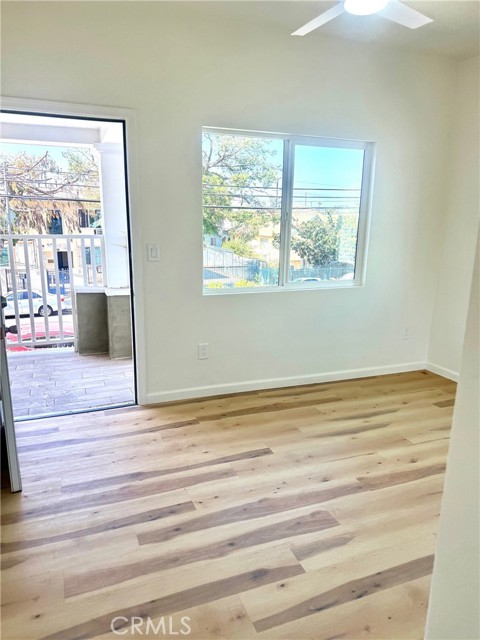 Detail Gallery Image 11 of 13 For 236 W 47th St #1/2,  Los Angeles,  CA 90037 - 3 Beds | 2 Baths