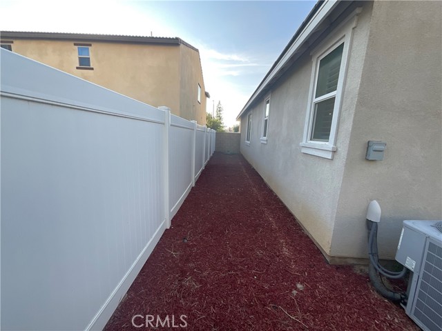 2884 Winter Park, Jurupa Valley CA: https://media.crmls.org/medias/bbda3249-609f-4dd5-a5c5-98a6c13d4110.jpg