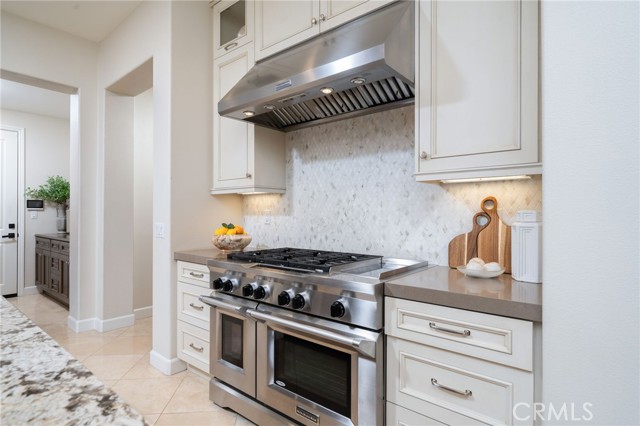 Detail Gallery Image 13 of 67 For 614 E Camellia Way, Azusa,  CA 91702 - 5 Beds | 4/1 Baths