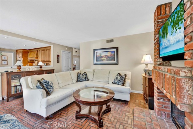 Detail Gallery Image 17 of 46 For 8102 E Sprucewood Ave, Orange,  CA 92869 - 4 Beds | 3 Baths