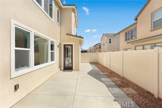 16114 Almond Avenue, Chino CA: https://media.crmls.org/medias/bbdb1d20-d5b6-4f2f-bb07-24781433adb1.jpg