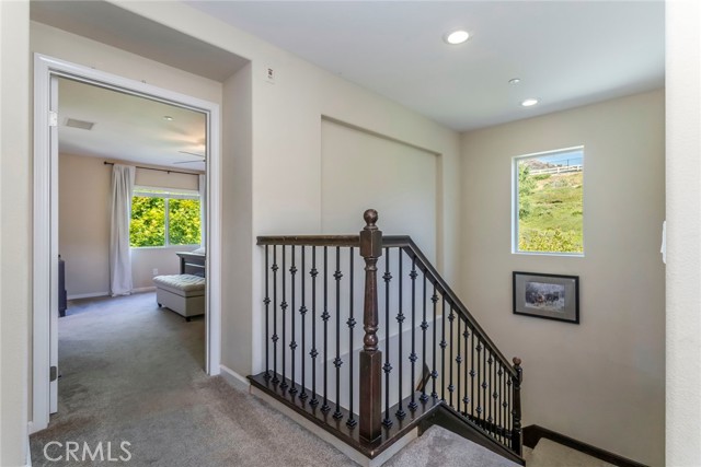 17138 Hickory Ridge Court, Canyon Country CA: https://media.crmls.org/medias/bbdb1eb0-fbc5-49a9-92f4-9630b55ff583.jpg