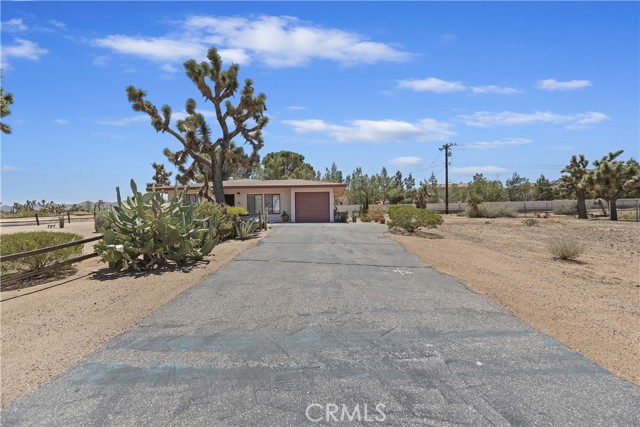 Detail Gallery Image 3 of 48 For 56287 Navajo Trl, Yucca Valley,  CA 92284 - 2 Beds | 1 Baths