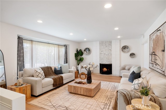 Detail Gallery Image 2 of 45 For 651 N Sunnyslope Ave, Pasadena,  CA 91107 - 5 Beds | 3 Baths