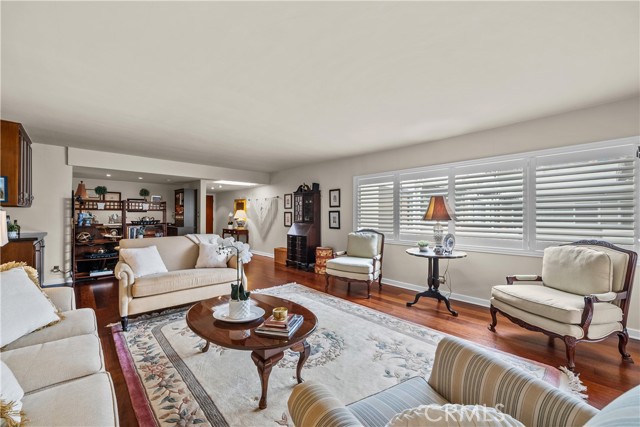 Detail Gallery Image 7 of 48 For 385 S Oakland Ave #305,  Pasadena,  CA 91101 - 3 Beds | 2 Baths