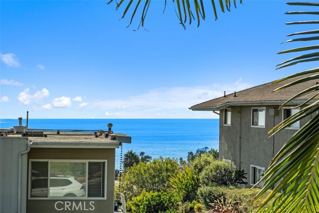 21703 Ocean Vista Dr 201A, Laguna Beach CA: https://media.crmls.org/medias/bbdfb6f2-e149-4a0a-a7fc-3f9db362eca3.jpg