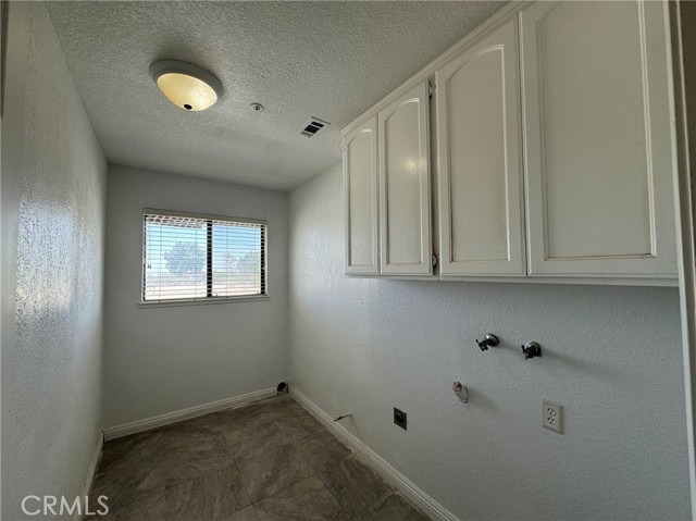 Detail Gallery Image 16 of 28 For 13684 Centola Rd, Phelan,  CA 92371 - 3 Beds | 2 Baths