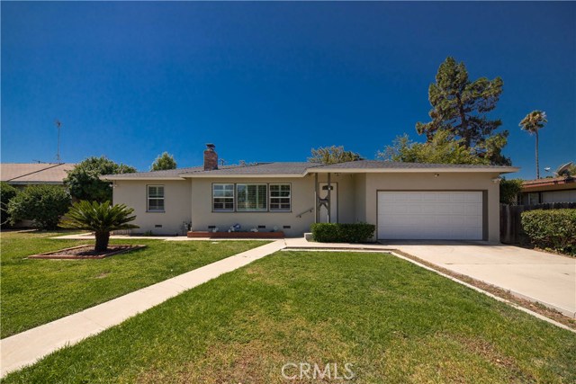 1028 W Olive St, Corona, CA 92882