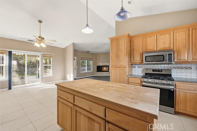 3856 Orillas Way, Atascadero CA: https://media.crmls.org/medias/bbe0bbfd-eac0-4baf-a341-86d0c112fb79.jpg