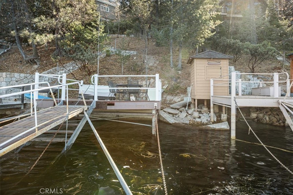 https://media.crmls.org/medias/bbe12cb7-fdfb-4d5d-a66a-3ab8639aec04.jpg?preset=X-Large