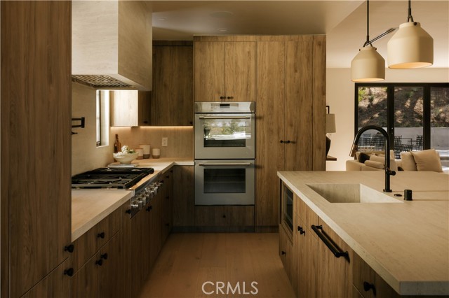 17930 Karen Drive, Encino CA: https://media.crmls.org/medias/bbe13d23-e55e-41b7-a2b5-ba2482d3b605.jpg