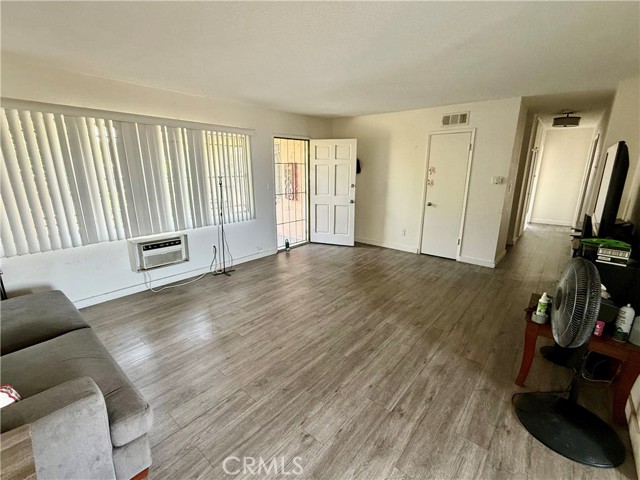 Detail Gallery Image 2 of 7 For 12287 Osborne St #12,  Pacoima,  CA 91331 - 3 Beds | 2 Baths