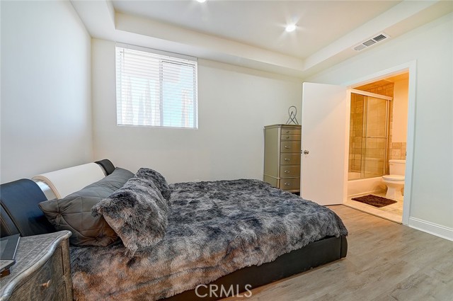 Detail Gallery Image 39 of 44 For 3952 Oakfield Dr, Sherman Oaks,  CA 91423 - 5 Beds | 4/1 Baths