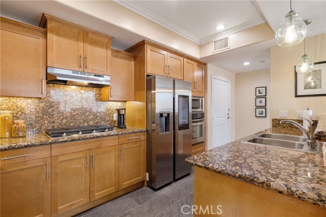 Detail Gallery Image 8 of 40 For 4821 Bakman Ave #206,  North Hollywood,  CA 91606 - 3 Beds | 2 Baths