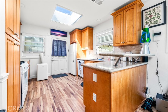 715 Olive Avenue, Huntington Beach CA: https://media.crmls.org/medias/bbe54db6-8e0f-411d-ae7a-c559e0b4bb33.jpg