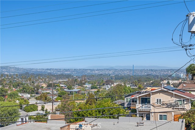 4484 Long Branch Avenue, San Diego CA: https://media.crmls.org/medias/bbe64c8b-518d-4f55-9070-4d327b3dfc63.jpg