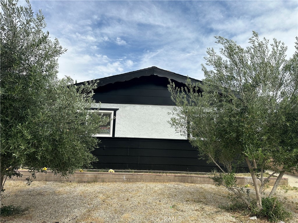 45208 17th Street W