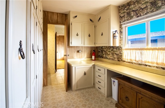 Detail Gallery Image 15 of 26 For 1387 Bishop, Hemet,  CA 92545 - 2 Beds | 2 Baths