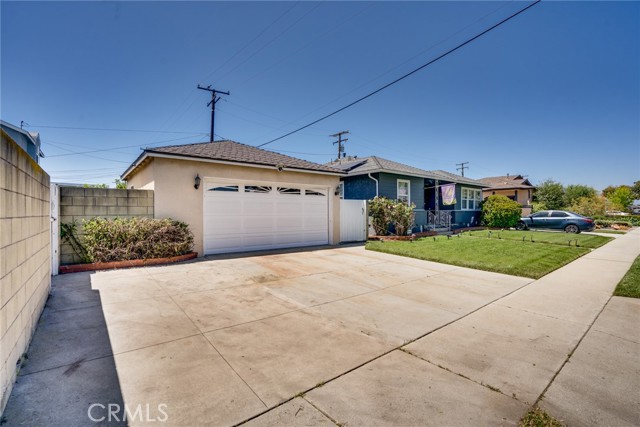 5639 Spring Street, Long Beach, California 90808, 3 Bedrooms Bedrooms, ,1 BathroomBathrooms,Single Family Residence,For Sale,Spring,OC24086709