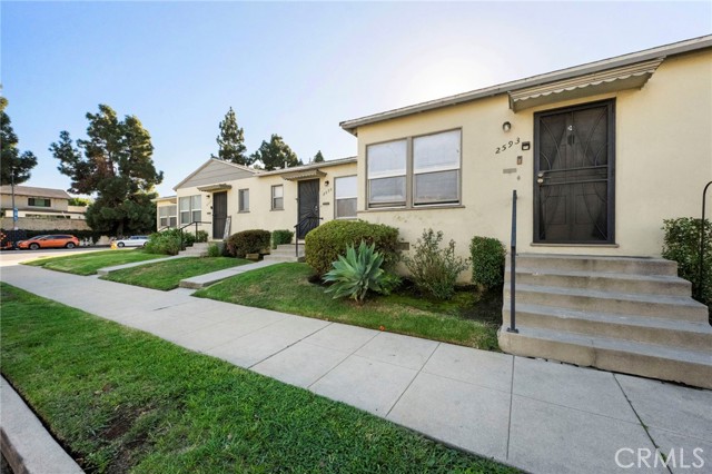 2593 Amherst