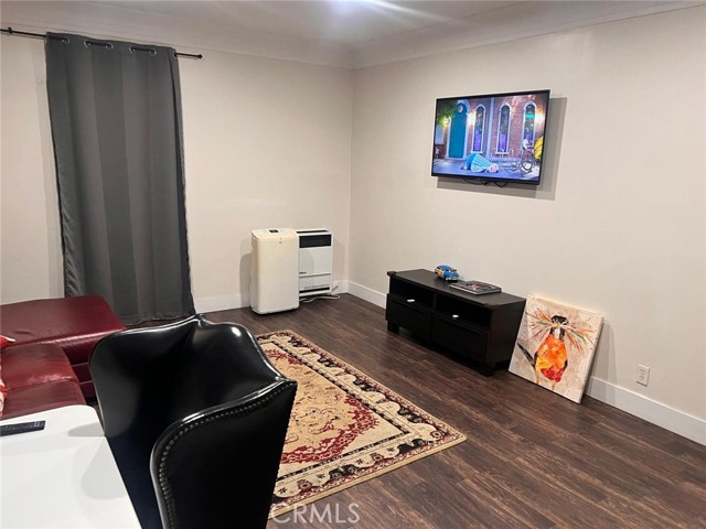 Detail Gallery Image 6 of 22 For 1205 W 57th, Los Angeles,  CA 90037 - 3 Beds | 2 Baths