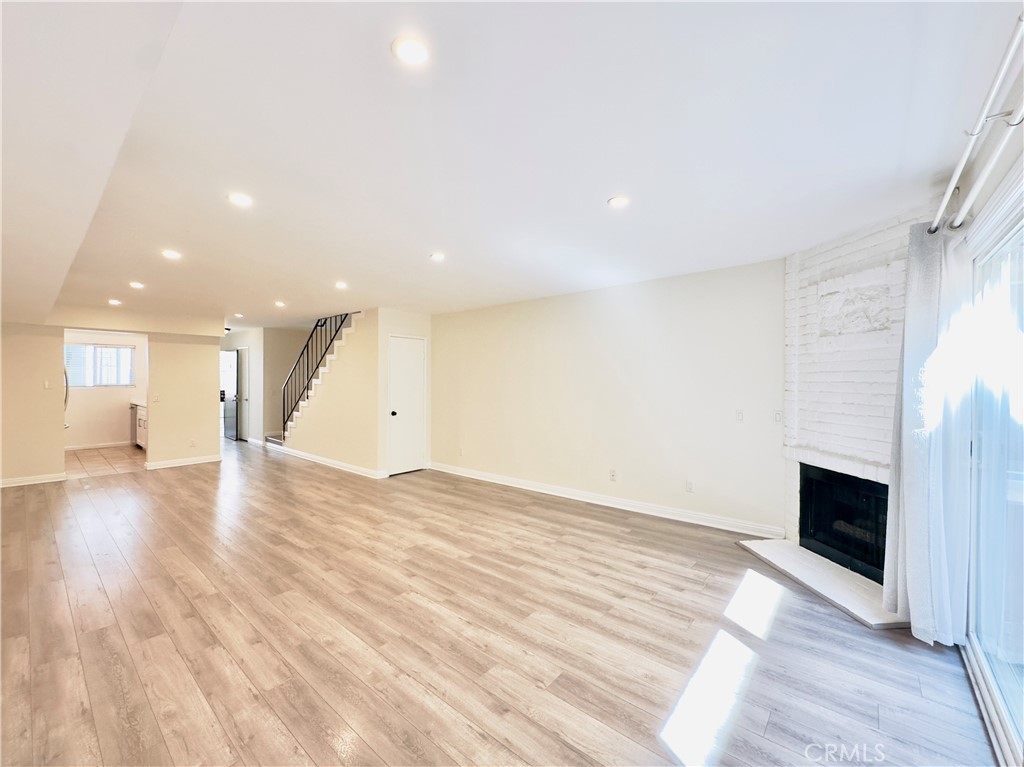 525 E Verdugo Avenue #D