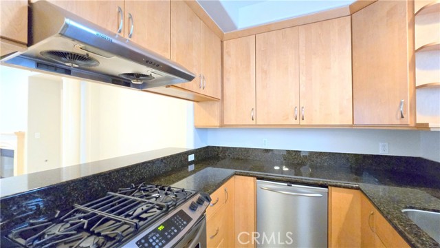 Detail Gallery Image 8 of 24 For 68 N Allen Ave #6,  Pasadena,  CA 91106 - 3 Beds | 3 Baths