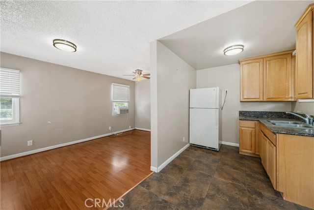 Image 21 of 28 For 9861 Lemon Avenue