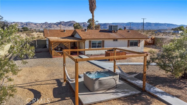 Detail Gallery Image 2 of 57 For 63608 Jadeite St, Joshua Tree,  CA 92252 - 2 Beds | 1 Baths