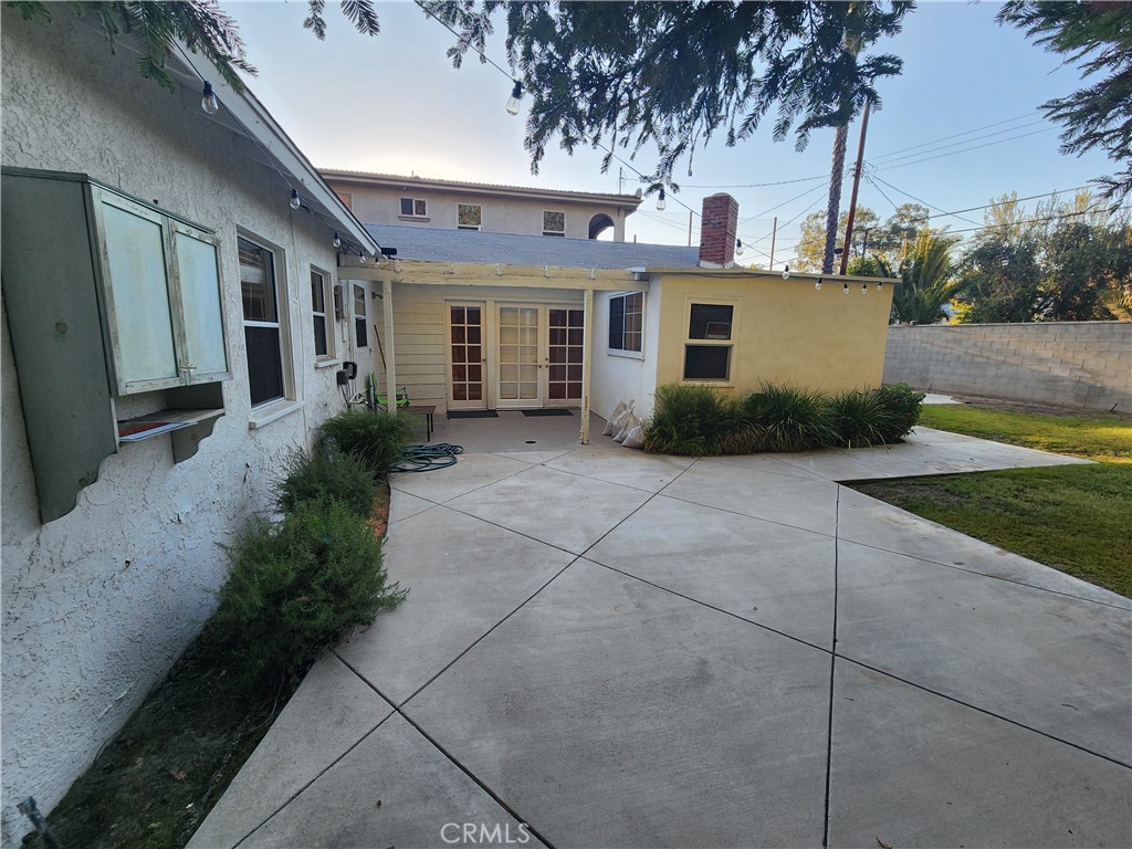https://media.crmls.org/medias/bbf0789c-5b77-42d2-9c39-98d67e6f9a07.jpg?preset=X-Large