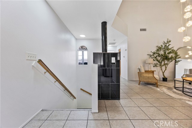 Detail Gallery Image 4 of 34 For 7315 Exeter St #12,  Paramount,  CA 90723 - 2 Beds | 2 Baths