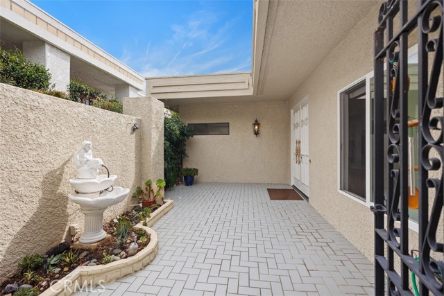 5594 Avenida Sosiega W, Laguna Woods CA: https://media.crmls.org/medias/bbf1229b-1e47-4afb-9da4-2653c838a344.jpg