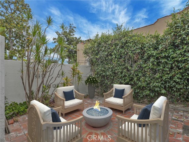 1017 Cordova Avenue, Glendale CA: https://media.crmls.org/medias/bbf156fa-c636-4183-b1ac-694e8c47af13.jpg