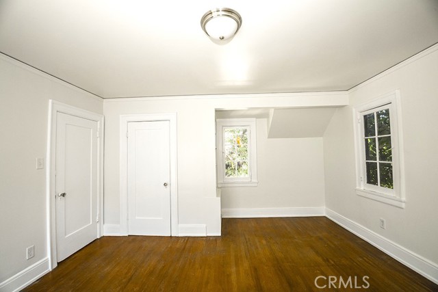 Detail Gallery Image 8 of 34 For 11343 Missouri Ave, Los Angeles,  CA 90025 - 4 Beds | 3 Baths