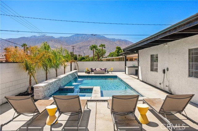 Detail Gallery Image 2 of 29 For 589 S Mountain View Dr, Palm Springs,  CA 92264 - 4 Beds | 4 Baths