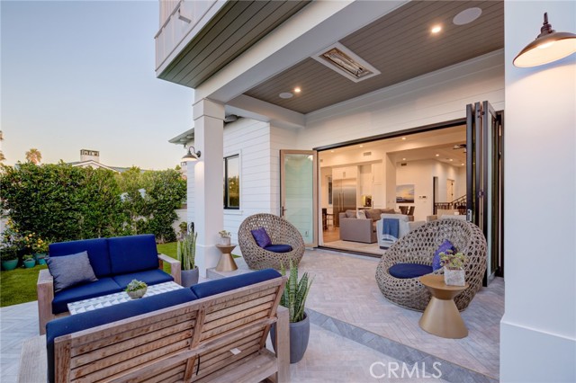 665 19th Street, Manhattan Beach, California 90266, 5 Bedrooms Bedrooms, ,7 BathroomsBathrooms,Residential,Sold,19th,SB22011803