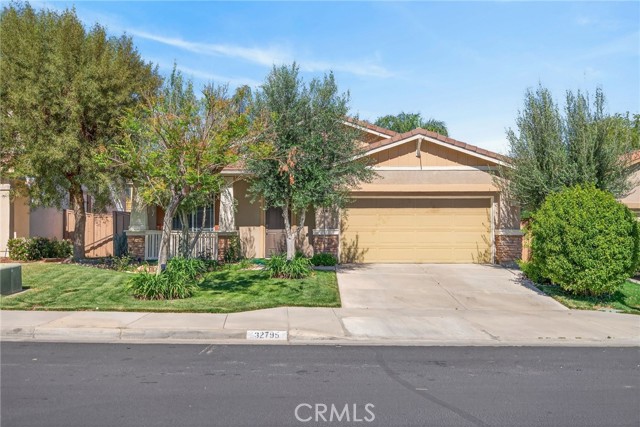 Detail Gallery Image 2 of 33 For 32795 Santa Cruz, Lake Elsinore,  CA 92530 - 3 Beds | 2 Baths