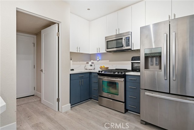 Detail Gallery Image 10 of 28 For 626 Lake #38,  Huntington Beach,  CA 92648 - 1 Beds | 1 Baths