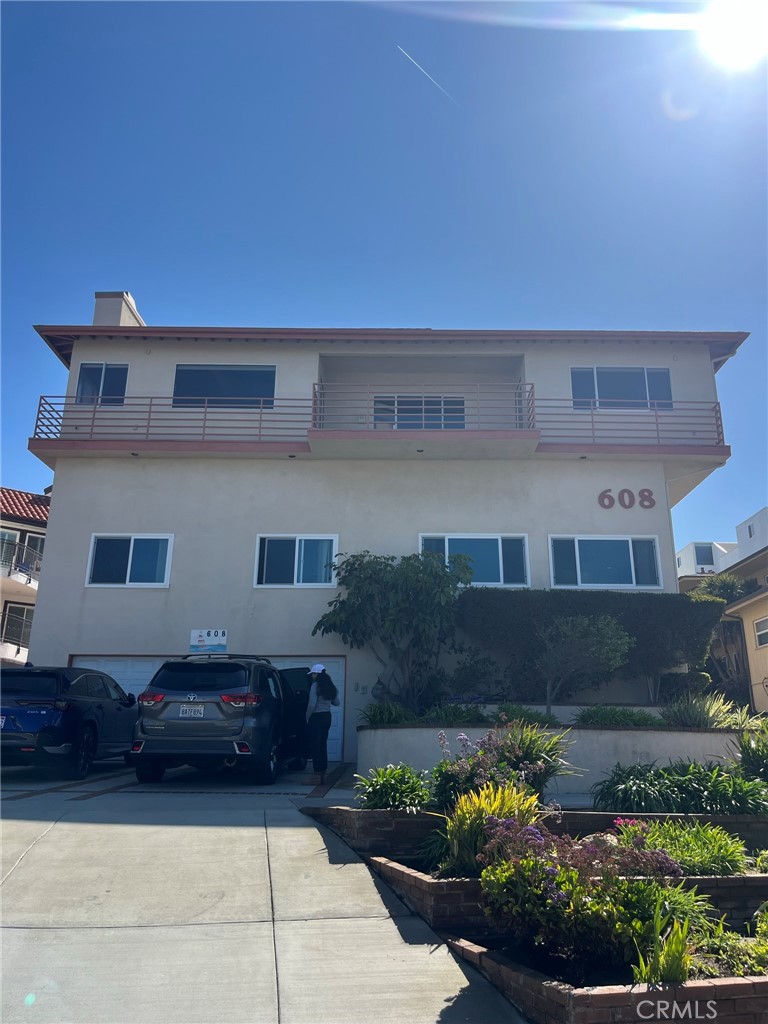 608 Esplanade