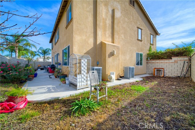 Detail Gallery Image 24 of 41 For 12010 Santiam Ct, Jurupa Valley,  CA 91752 - 5 Beds | 3/1 Baths