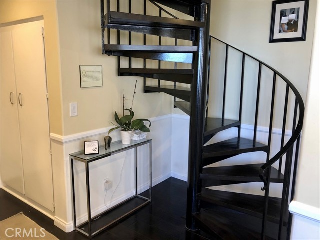 555 Esplanade, Redondo Beach CA: https://media.crmls.org/medias/bbf3e39d-838c-4903-b72d-dc790413c2a6.jpg