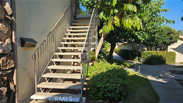 Detail Gallery Image 3 of 39 For 22619 Nadine Cir #B,  Torrance,  CA 90505 - 2 Beds | 1/1 Baths