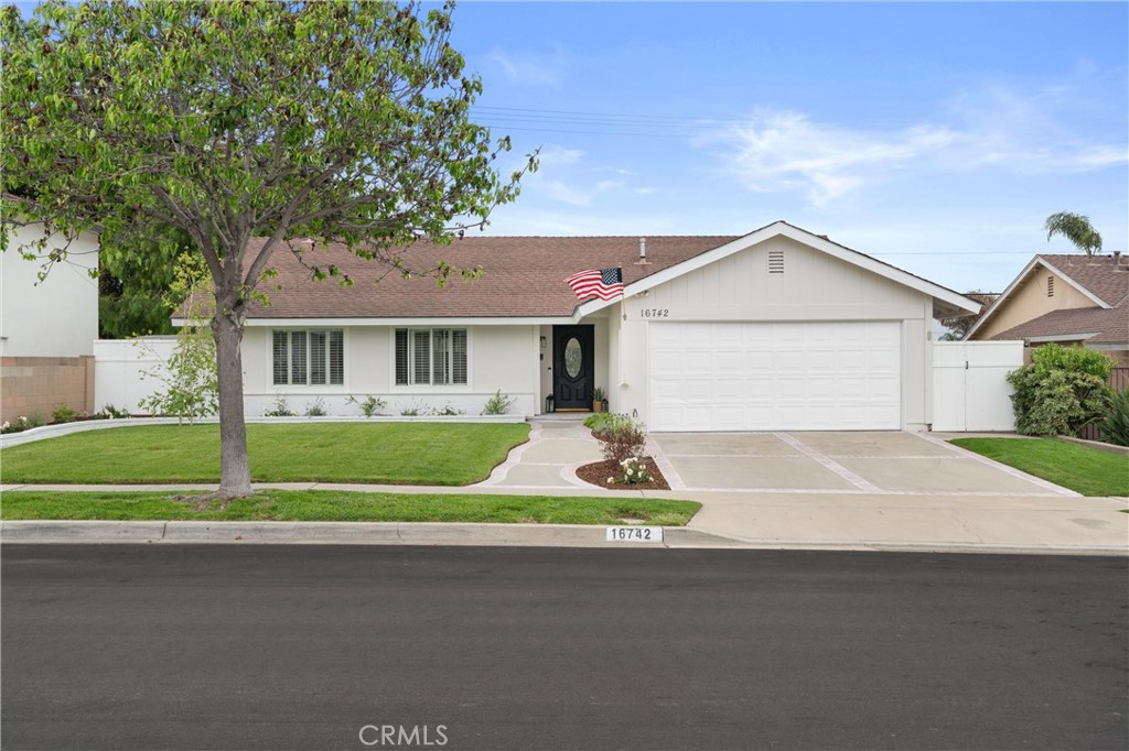 16742 Summercloud Lane, Huntington Beach, CA 92647