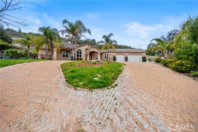 26677 Avenida Del Oro, Temecula CA: https://media.crmls.org/medias/bbf4dcf3-e45d-49ae-972f-5e1c13ef1cd5.jpg