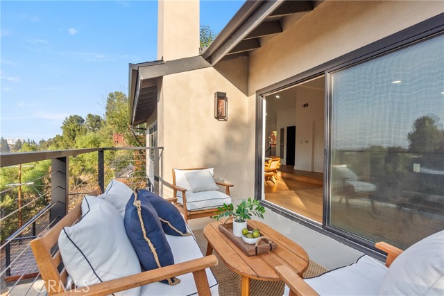 Detail Gallery Image 13 of 64 For 5166 Marmol Dr, Woodland Hills,  CA 91364 - 3 Beds | 3 Baths