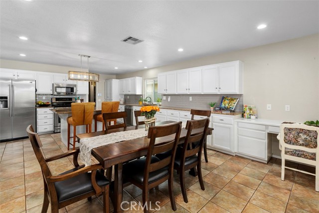 Detail Gallery Image 12 of 34 For 33450 Corte Figueroa, Temecula,  CA 92592 - 5 Beds | 2/1 Baths