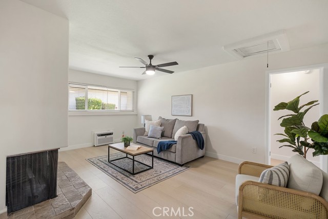 1800 E Heim Avenue, Orange CA: https://media.crmls.org/medias/bbf71f8c-1846-48fd-bdea-2c8dcaa2b7a9.jpg