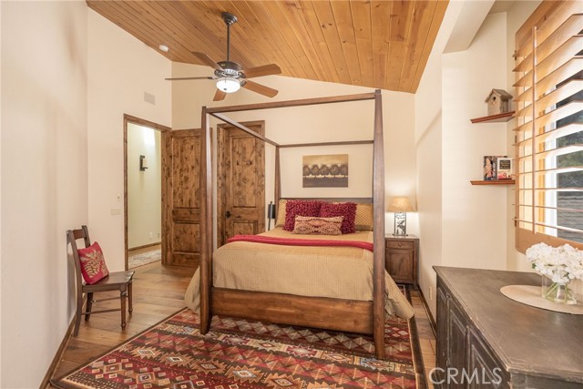 42143 Switzerland Drive, Big Bear CA: https://media.crmls.org/medias/bbf78e7c-5cb9-469b-b18a-e9f7279ceea0.jpg